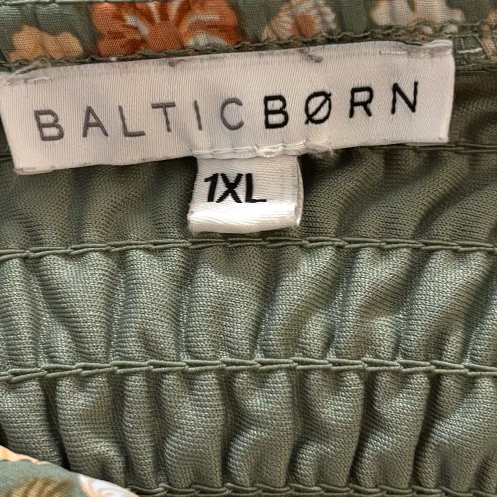 Baltic Born Women's Marta Smocked Midi Dress Size Size 1X Floral - Picture 9 of 9